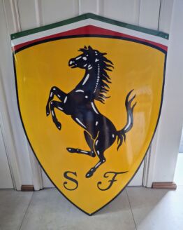 Aanbieding grote emaille reclame bord Ferrari.