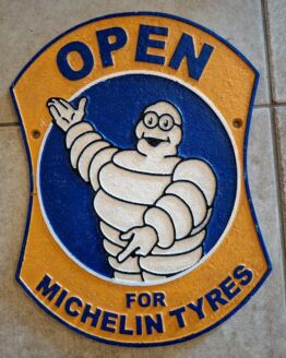Gietijzeren bord Michelin.