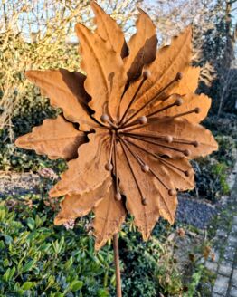 Roest bloem herfst op tuinsteker diameter 25 cm.