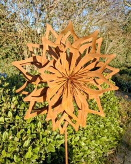 Roest bloem akelei op tuinsteker diameter 40 cm.