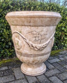 De originele geglazuurde anduze pot color Frankrijk hoog 65 cm.