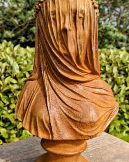 Gietijzeren borstbeeld gesluierd.